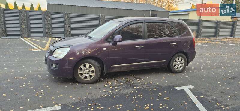 Минивэн Kia Carens 2008 в Золотоноше