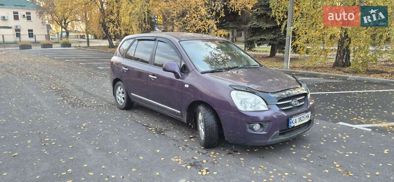 Минивэн Kia Carens 2008 в Золотоноше