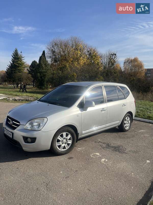 Мінівен Kia Carens 2008 в Рівному
