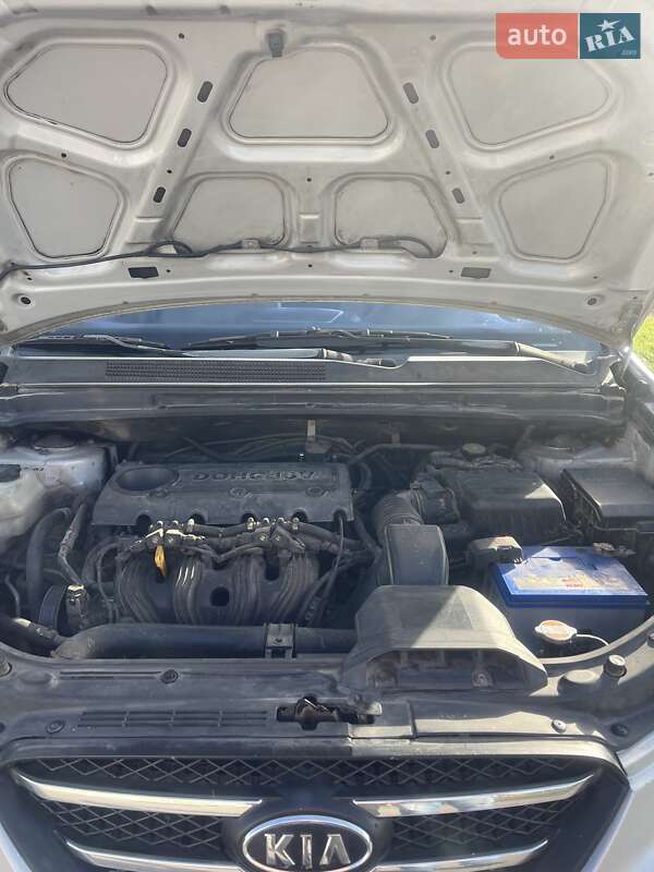 Мінівен Kia Carens 2008 в Рівному