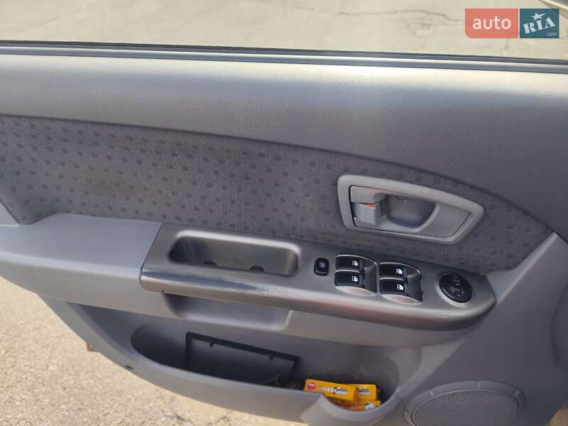 Минивэн Kia Carens 2004 в Броварах фото 14 Минивэн Kia Carens 2004 в Броварах