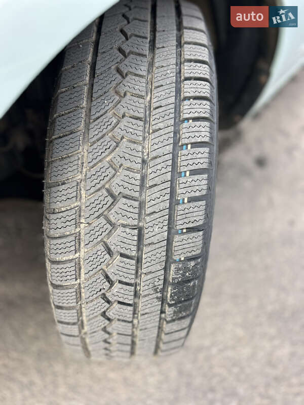 Минивэн Kia Carens 2007 в Новой Одессе