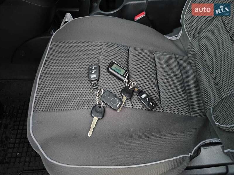 Минивэн Kia Carens 2007 в Львове фото 40 Минивэн Kia Carens 2007 в Львове