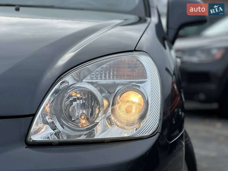 Мінівен Kia Carens 2008 в Києві