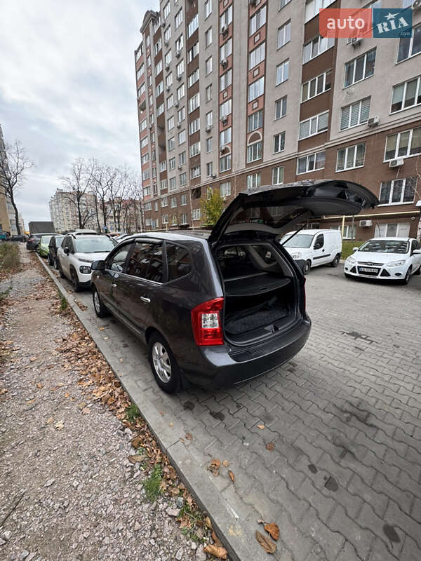 Минивэн Kia Carens 2008 в Киеве