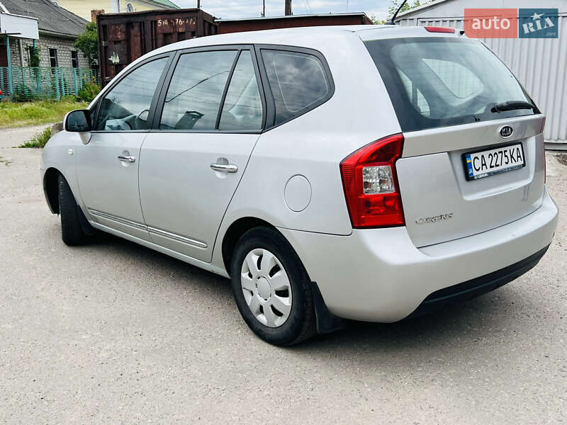 Минивэн Kia Carens 2008 в Белозерье