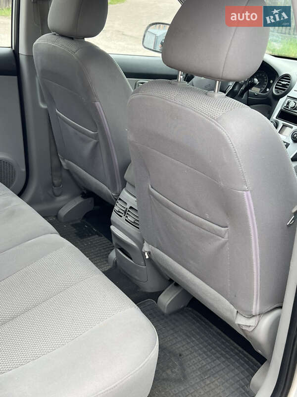 Минивэн Kia Carens 2008 в Белозерье