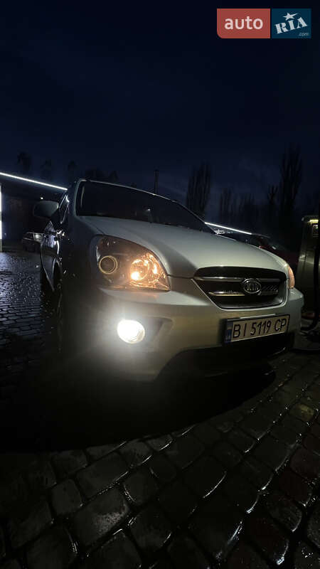 Минивэн Kia Carens 2007 в Кременчуге