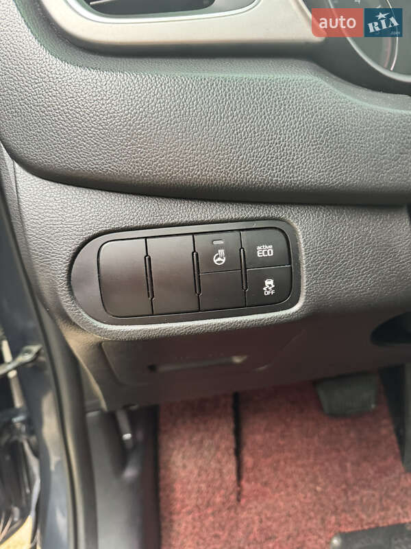 Микровэн Kia Carens 2013 в Фонтанке