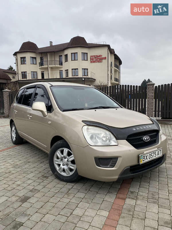 Минивэн Kia Carens 2008 в Староконстантинове