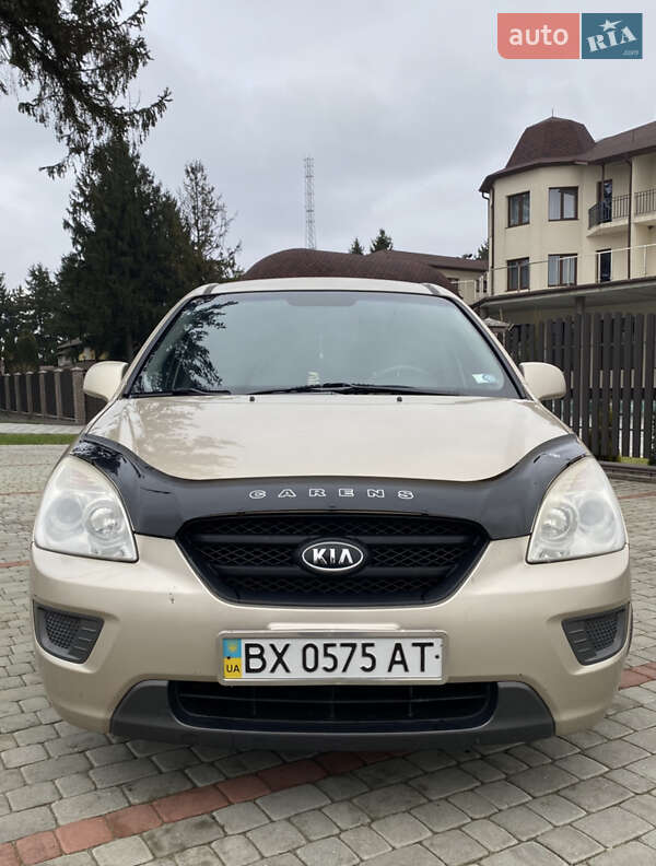 Минивэн Kia Carens 2008 в Староконстантинове