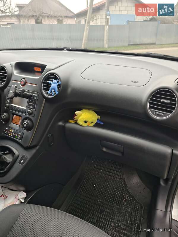 Мікровен Kia Carens 2012 в Києві