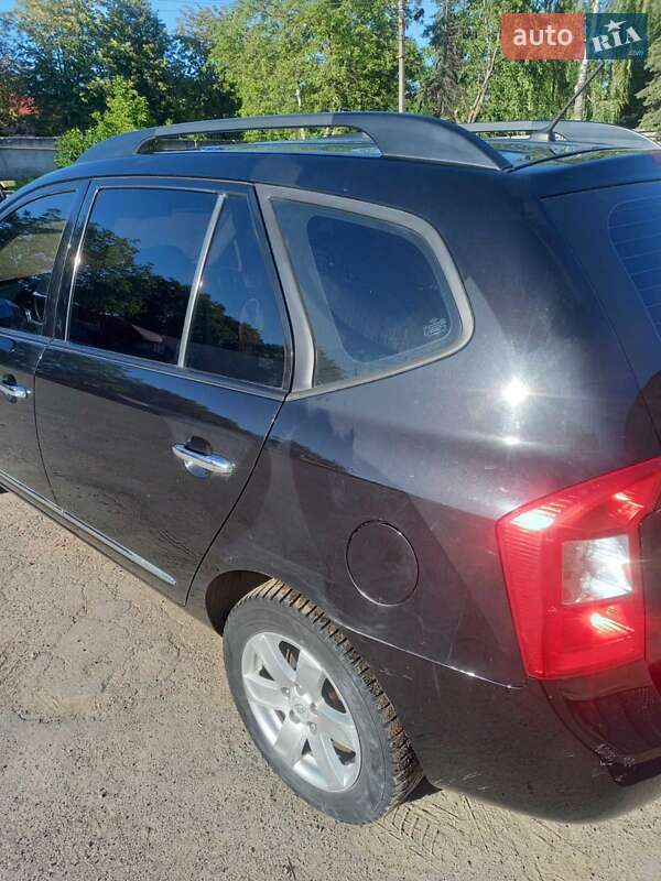 Мінівен Kia Carens 2008 в Львові