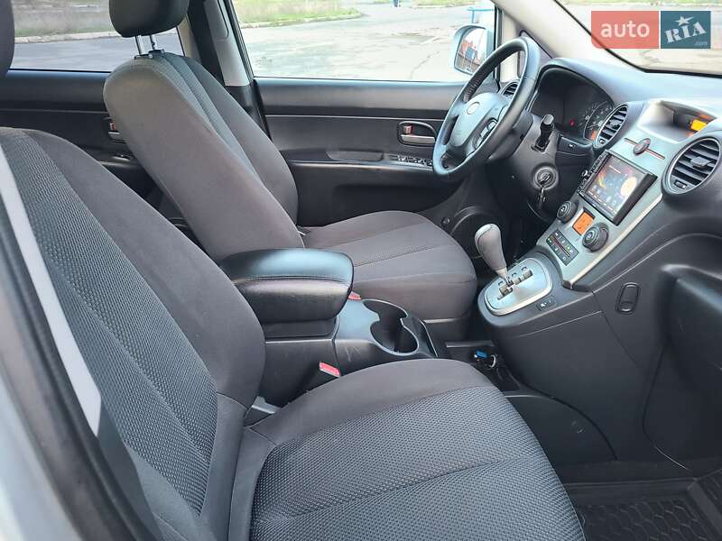 Микровэн Kia Carens 2010 в Николаеве