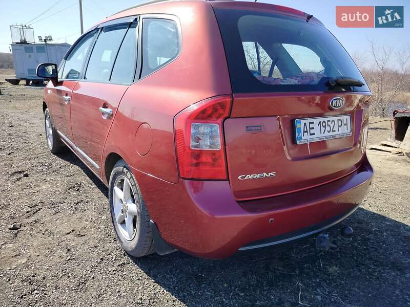 Минивэн Kia Carens 2007 в Покрове
