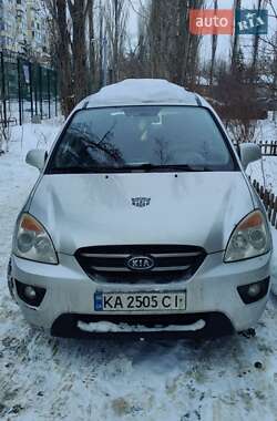Минивэн Kia Carens 2010 в Киеве