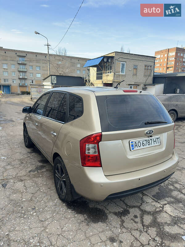 Минивэн Kia Carens 2008 в Краматорске