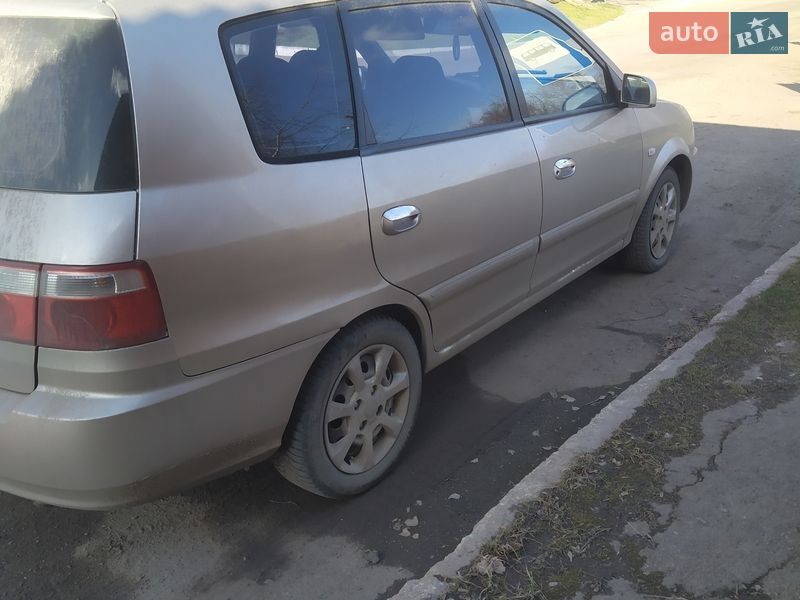 Минивэн Kia Carens 2004 в Прилуках фото Минивэн Kia Carens 2004 в Прилуках