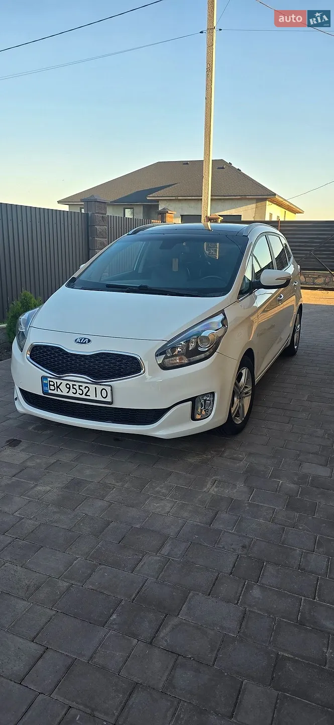 2016 Kia Carens - фото 1