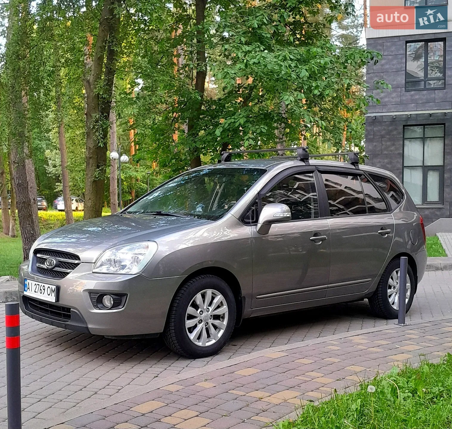 2010 Kia Carens - мініатюра 8