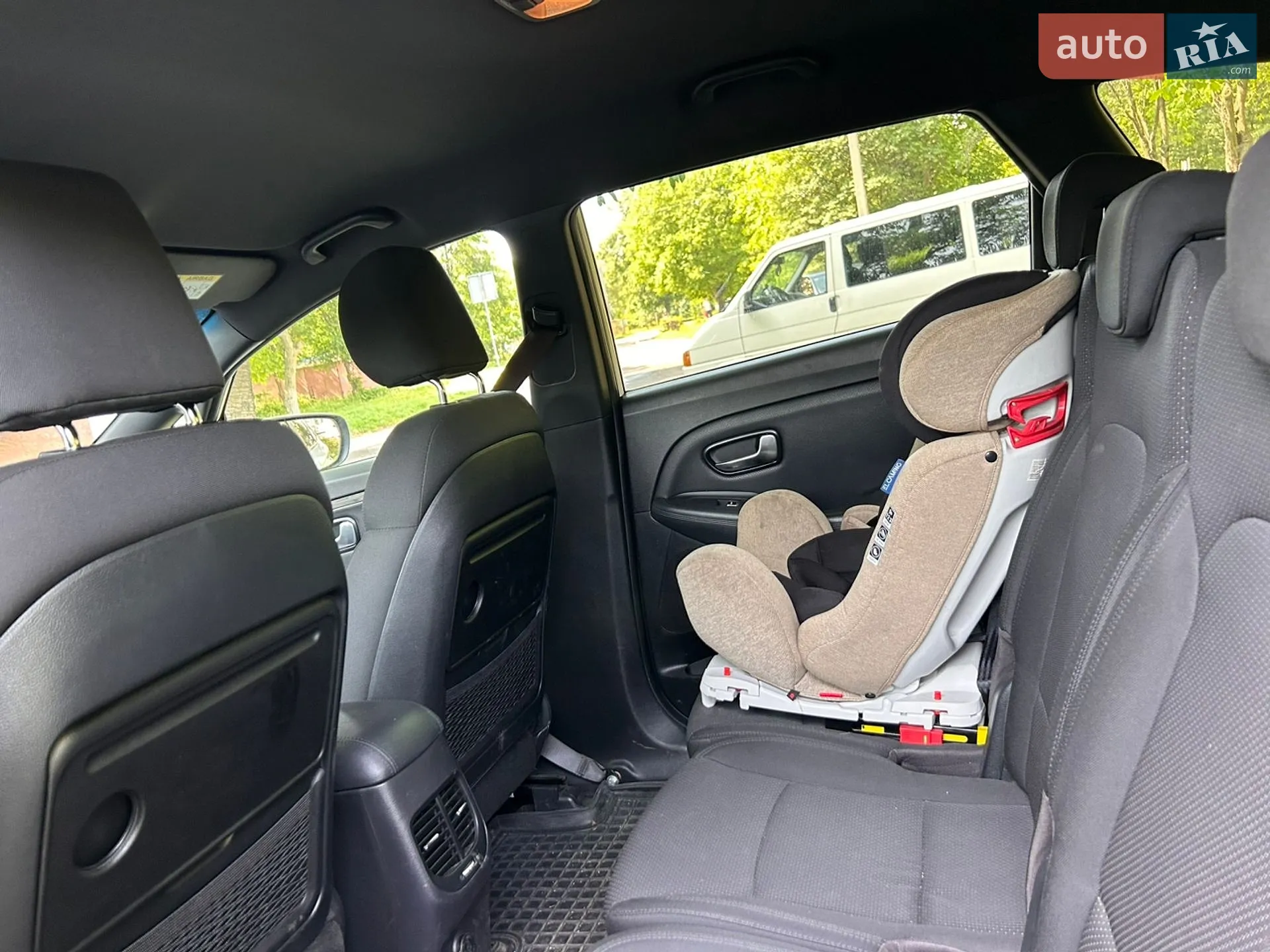 2016 Kia Carens - мініатюра 2