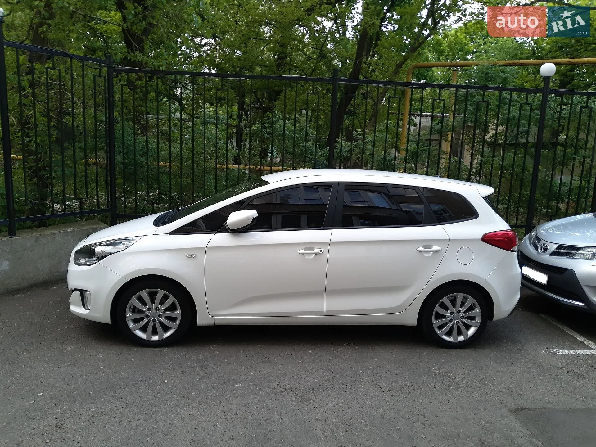 2014 Kia Carens - мініатюра 2