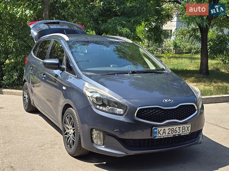 Kia Carens