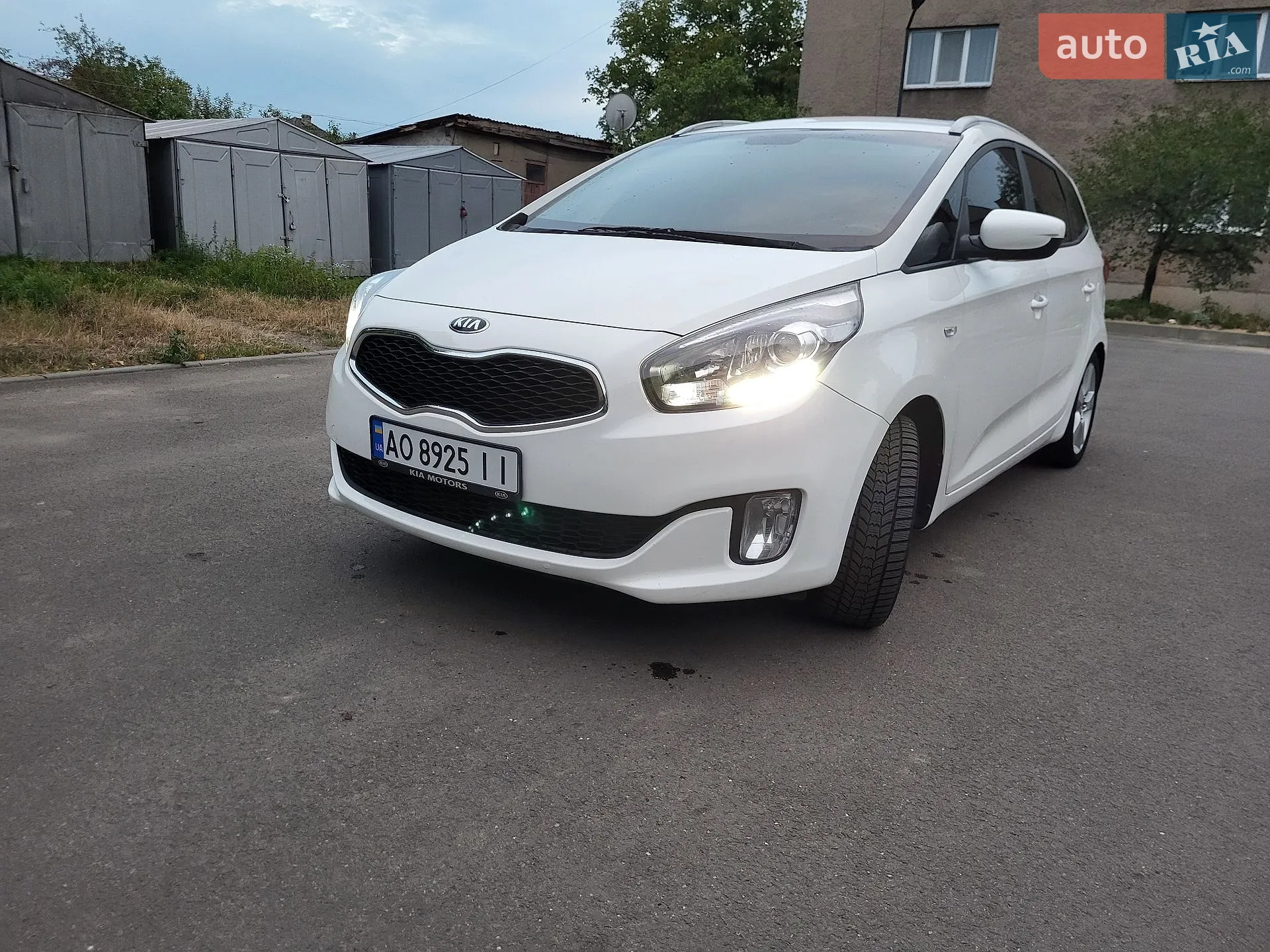 2014 Kia Carens - фото 1