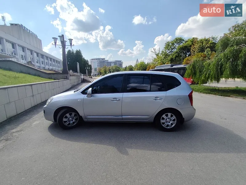 Kia Carens