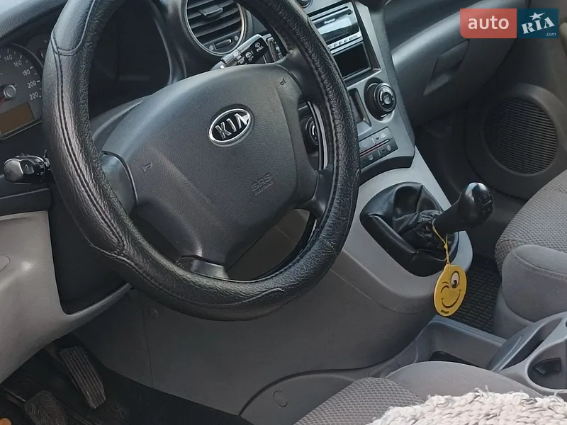 Kia Carens