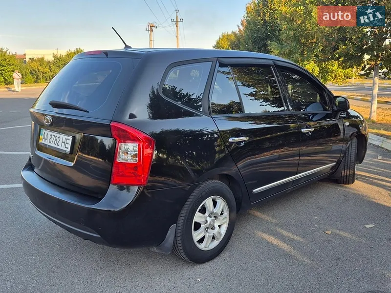 Kia Carens