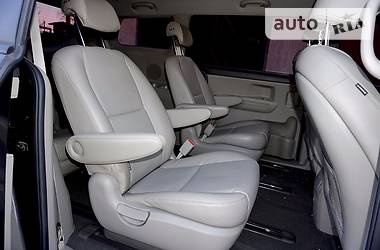 Минивэн Kia Carnival 2015 в Виннице