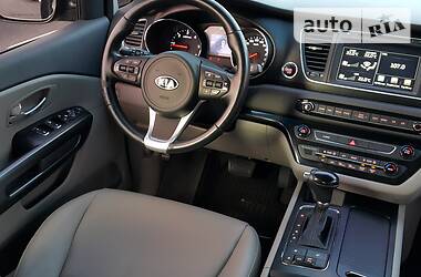 Мінівен Kia Carnival 2015 в 