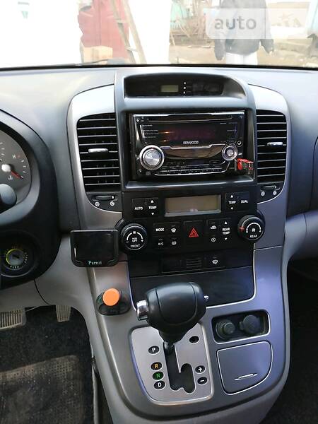 Мінівен Kia Carnival 2007 в Бершаді