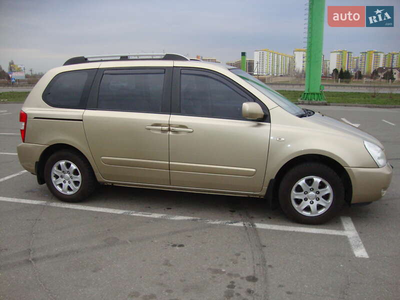 Минивэн Kia Carnival 2007 в Киеве