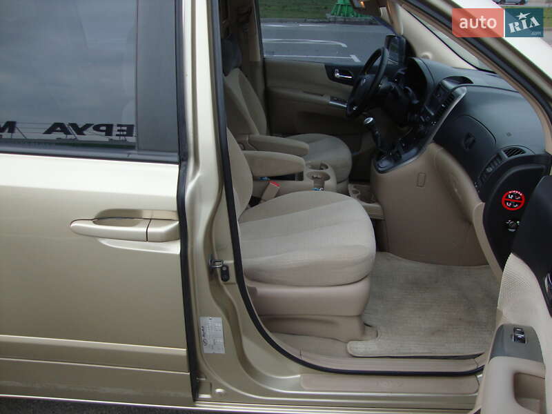 Мінівен Kia Carnival 2007 в Києві