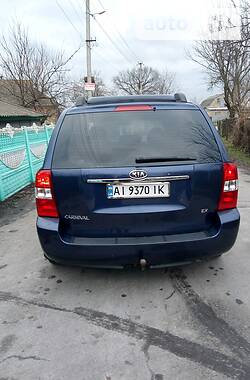 Минивэн Kia Carnival 2006 в Киеве