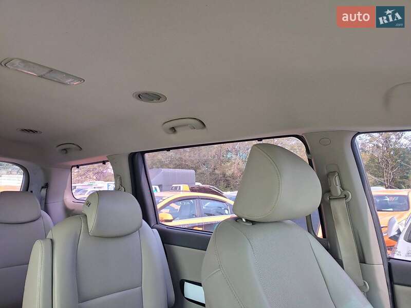 Минивэн Kia Carnival 2016 в Одессе