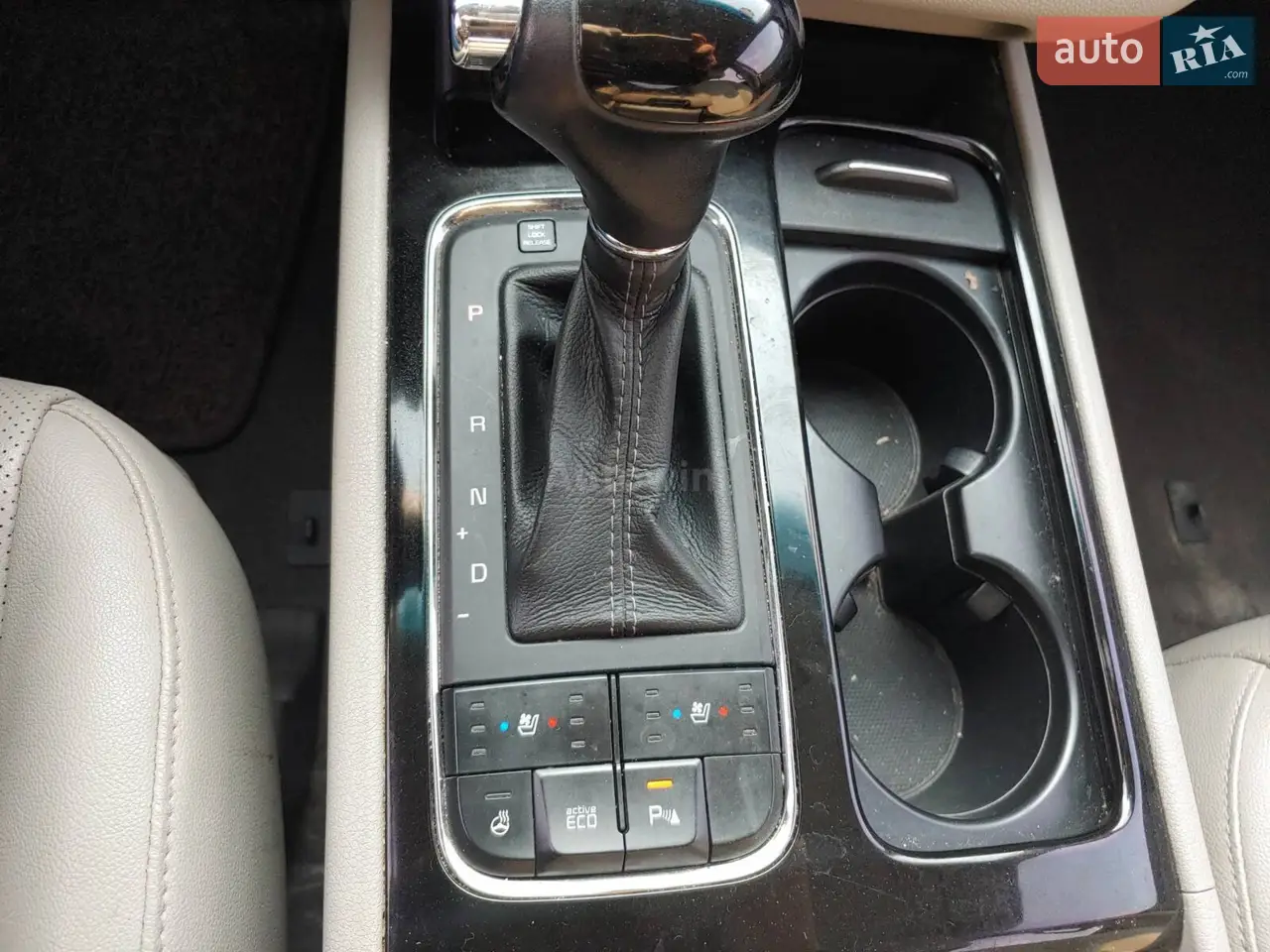 2016 Kia Carnival - мініатюра 12