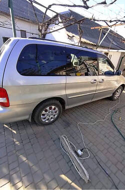 Минивэн Kia Carnival 2003 в Иршаве