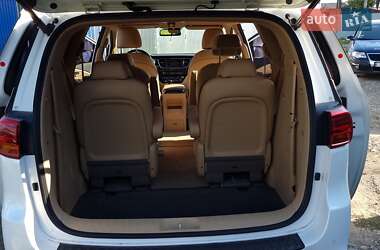 Минивэн Kia Carnival 2018 в Черновцах