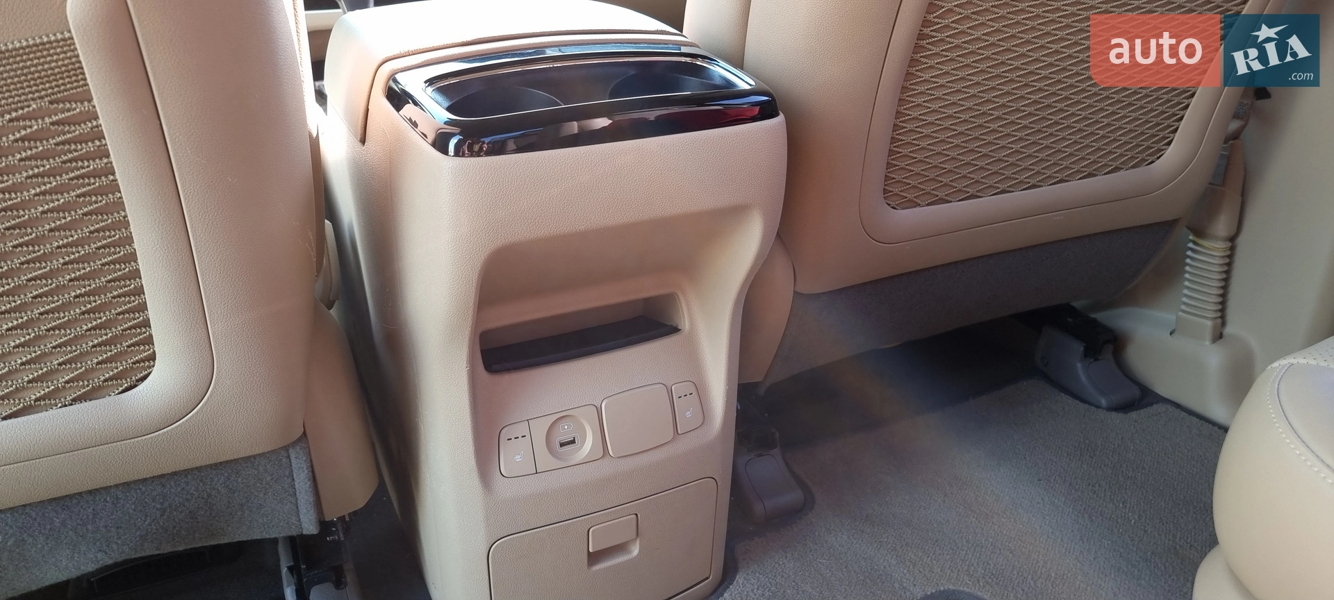 2018 Kia Carnival - мініатюра 26