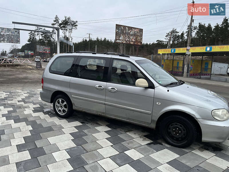 Мінівен Kia Carnival 2003 в Бучі