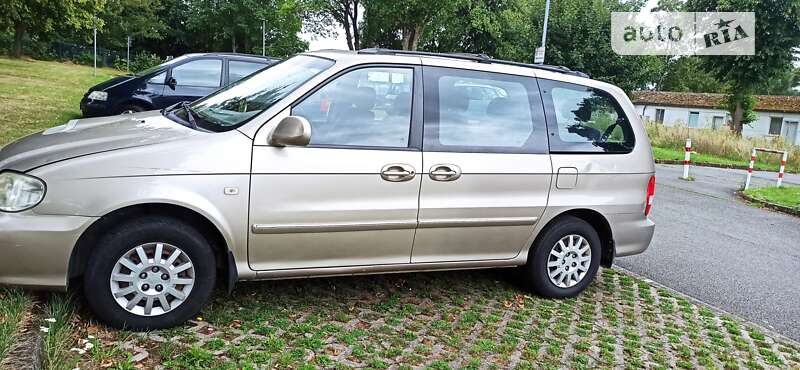 Минивэн Kia Carnival 2003 в Киеве