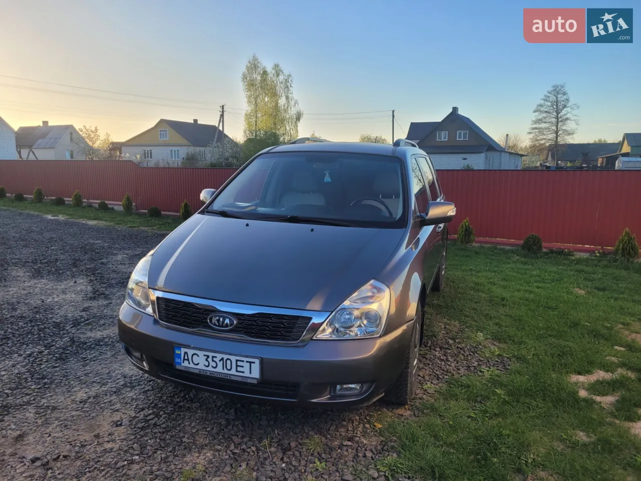2010 Kia Carnival - мініатюра 3