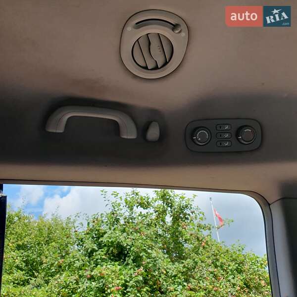 Мінівен Kia Carnival 2006 в Львові