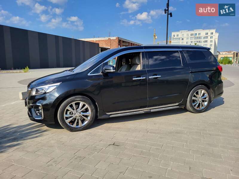 Минивэн Kia Carnival 2018 в Хмельницком