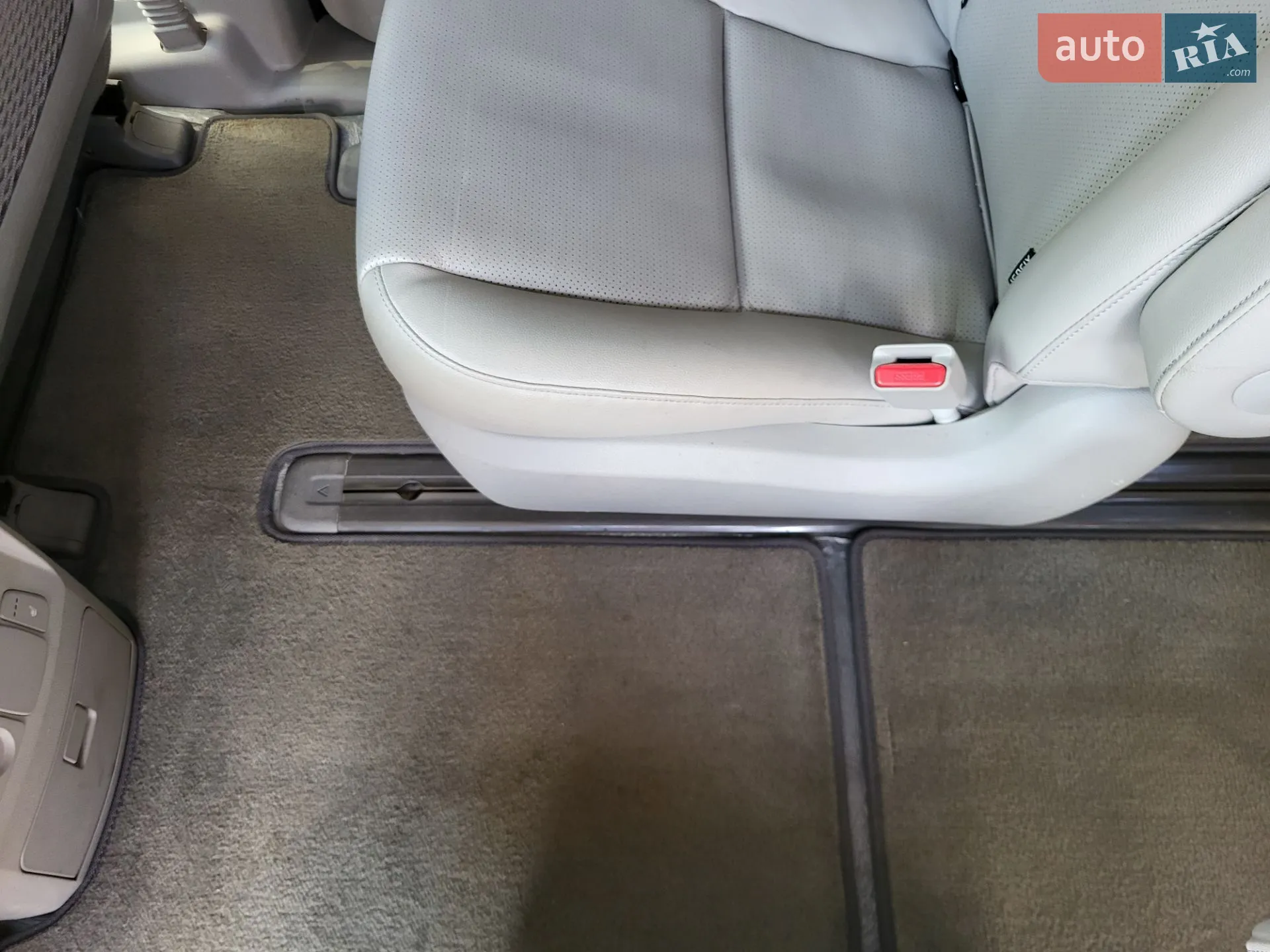 2018 Kia Carnival - мініатюра 40