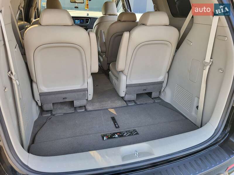 Минивэн Kia Carnival 2018 в Хмельницком