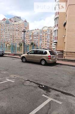 Мінівен Kia Carnival 2008 в Києві